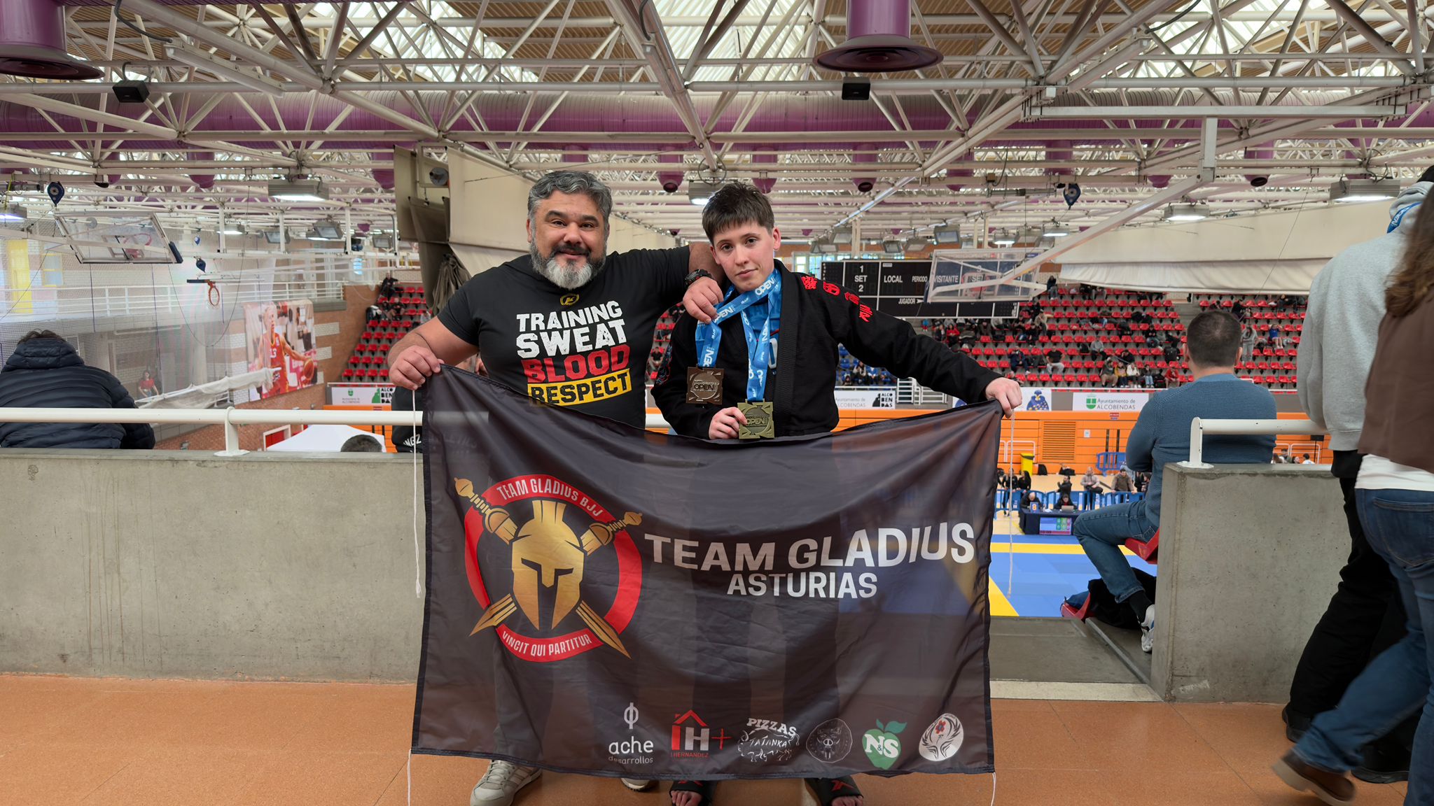 Team Gladius con medallas